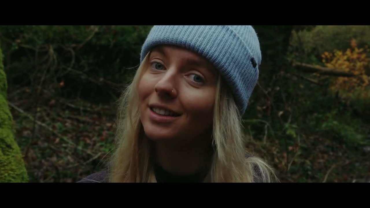 Ali Reece x Uosee - I Won't Let Christmas Make Me Cry video