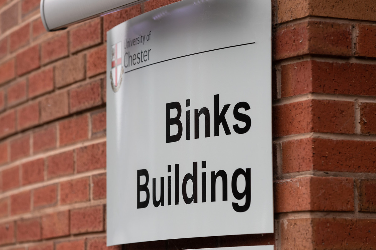 Binks Building sign